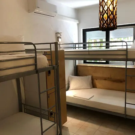 旅馆 Rhodes Backpackers Boutique And *